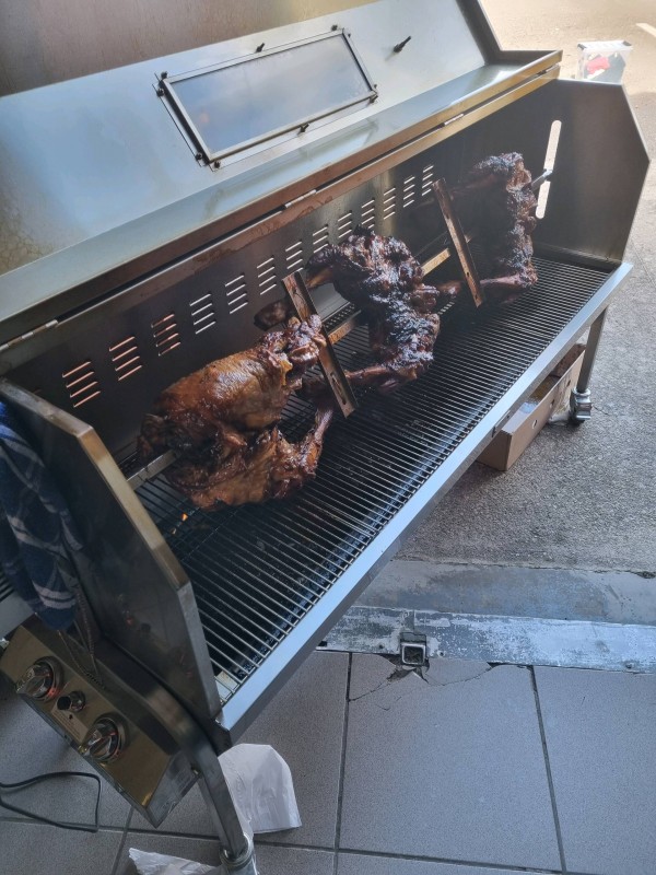 Ou trouver un traiteur pour faire un méchoui à Montbazin proche de Montpellier 